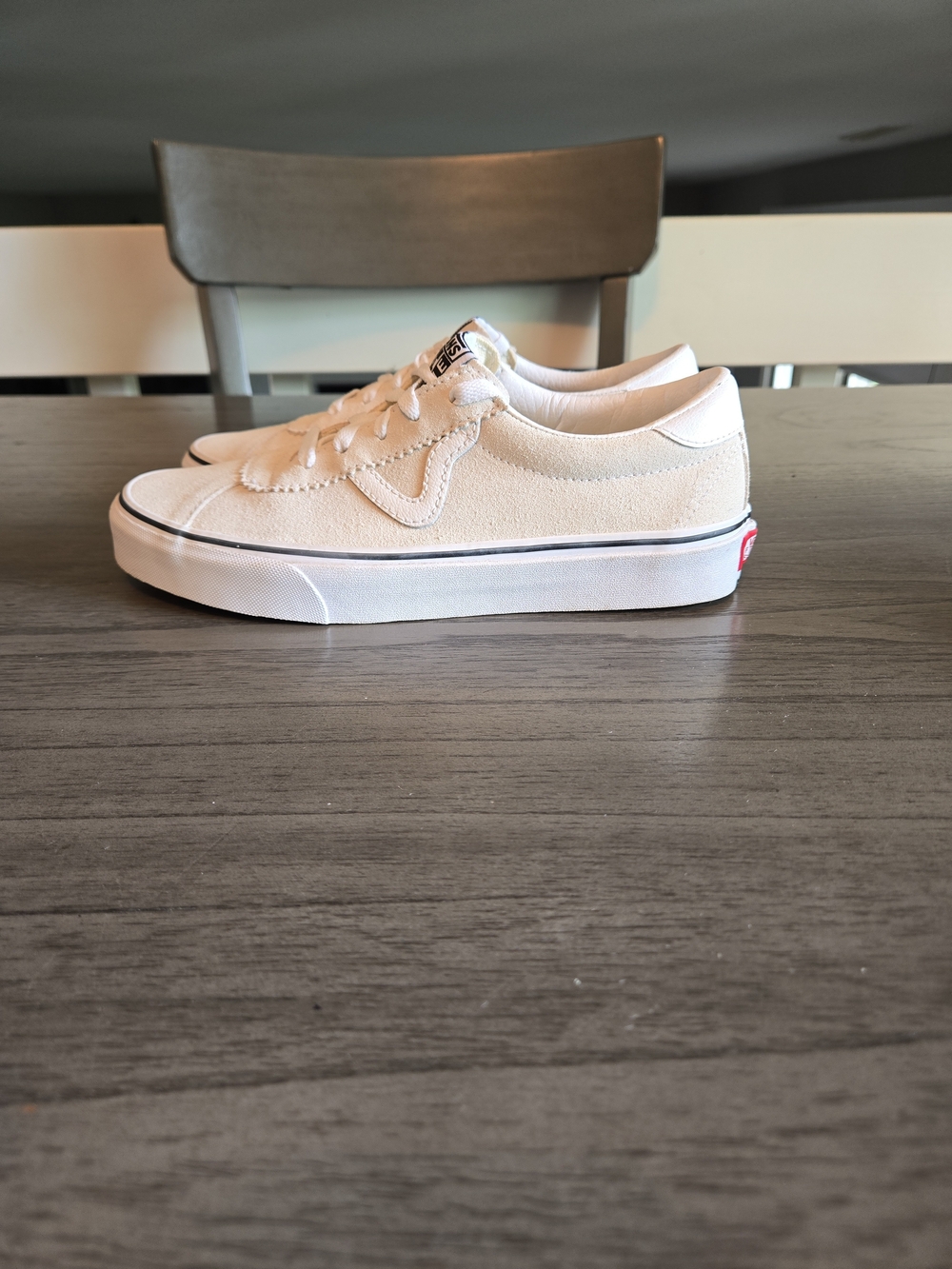 Vans Sport Low Lace-Up Sneaker In Off-Whits Size 8.5 Women's 7 Mens - Picture 1 of 5